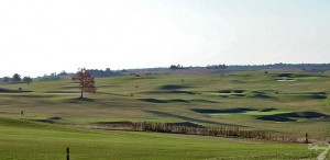 Budowa pola golfowego / galeria pól golfowych - akademia golfowa z zadaszonym driving range i 6 dołkowym polem w Krakow Valley Golf & Country Club.